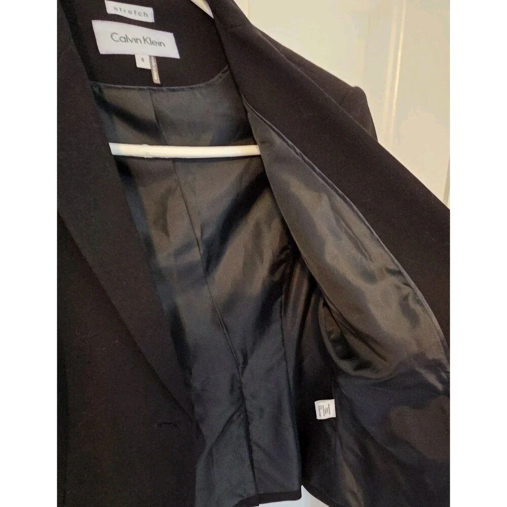 Calvin Klein black one-button blazer - Size 4